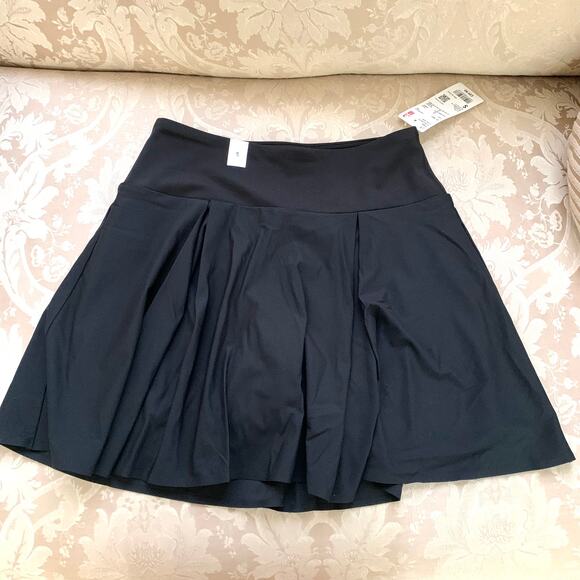 Uniqlo Ultra Stretch Active Mini Skort in Black - Picture 2 of 8